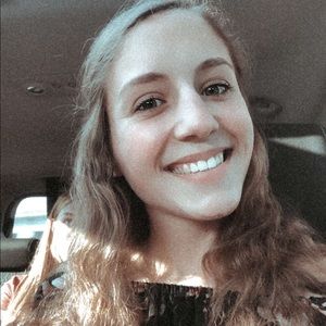 Meet your Posher, Kayla